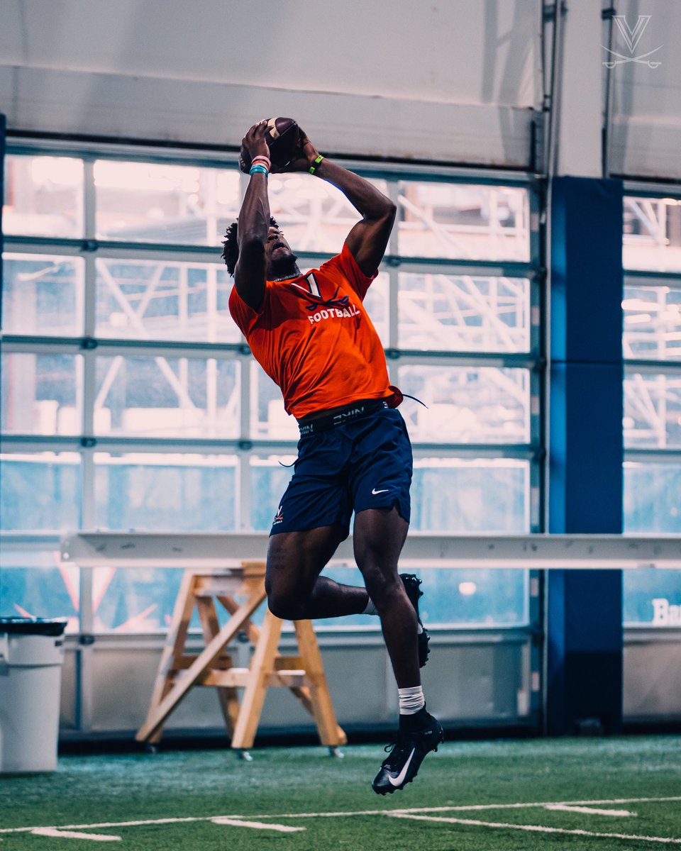 UVAFootball's tweet photo. Field work day 1️⃣ #constructionphase

Stronger together.

1.15.41🕊

#UVAStrong | #GoHoos⚔️ https://t.co/Nwv2EFnxNY