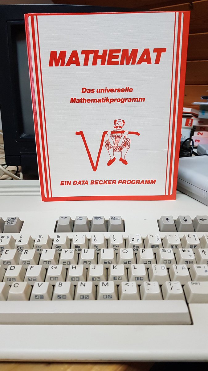 CptSparky360's tweet photo. Wo warst du vor 40 Jahren, als ich dich gebraucht hätte??? 😳
#C64 #C128 #DataBecker https://t.co/CezvzDlWxG