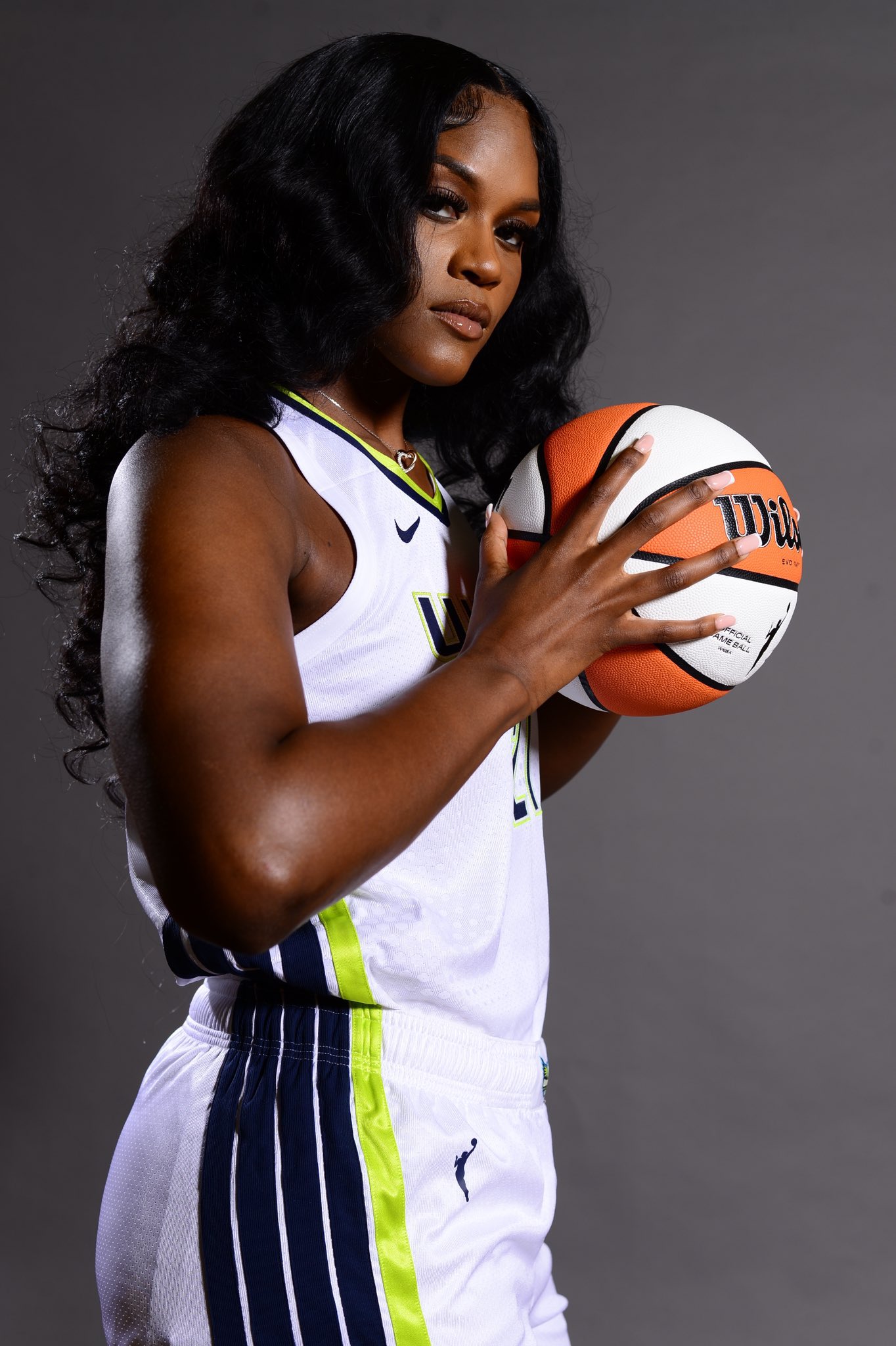 Women's Hoops Network on X: "Kalani Brown last night after getting signed the same day: 12 PTS | 7 REB | 2 BLK | 4-7 FG The Dallas Wings defeated the Minnesota