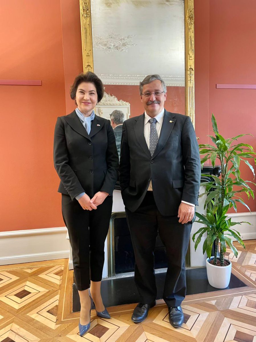 With @m_hengartner discussed the possibilities of developing joint scientific projects in🇺🇦. 🇺🇦and🇨🇭have rich scientific potential and experience in biology, physics, mathematics, information technology, ecology, energy. I appreciate for support & solidarity of🇨🇭scholars with🇺🇦
