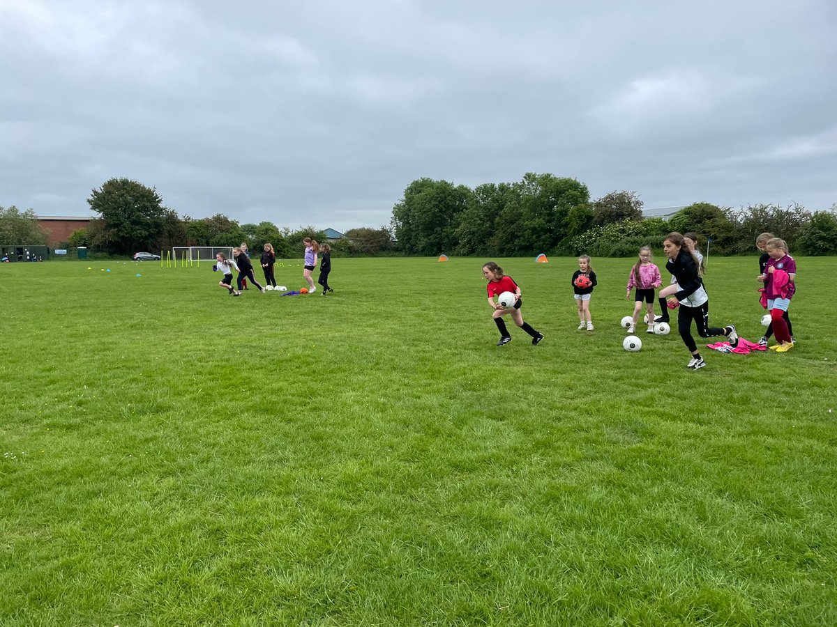 Adwick_Warriors's tweet photo. Great Girls Open football⚽️ Taster session today, really fun session, looking forward to tomorrow's session #thisgirlcan @bwafcofficial @SHCFA @Teamgrassroots_ @DoncasterMoving 0 https://t.co/jxnqpvEyph