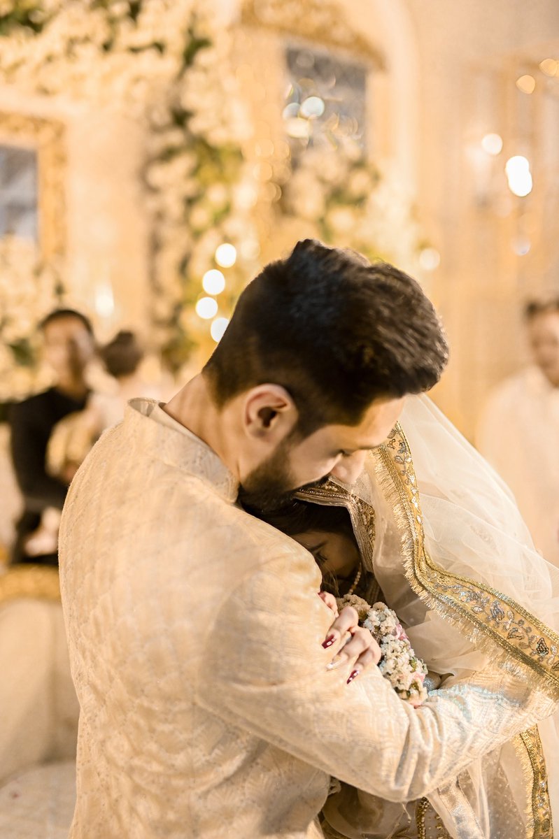 AyeeeshB's tweet photo. He said,"I kept my words," with tears in his eyes. After years of pain, I know you're that ease, that blessing my Allah had promised me. Allah's timing is always perfect. For a year, I wanted to paint a Nikkah-Nama, I never thought the first one I'll paint would be my own. 💕 https://t.co/dIBTOYa5JT