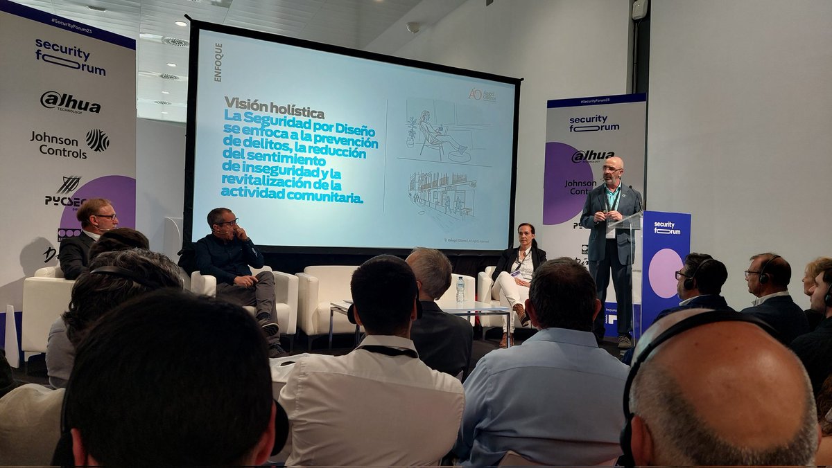 DavidASanmartin's tweet image. Seguridad por diseño. Con @ADSI_ES en #SecurityForum23 . Empezamos. Con Angel Olleros, Anna Almécija y Lluis Corbella.