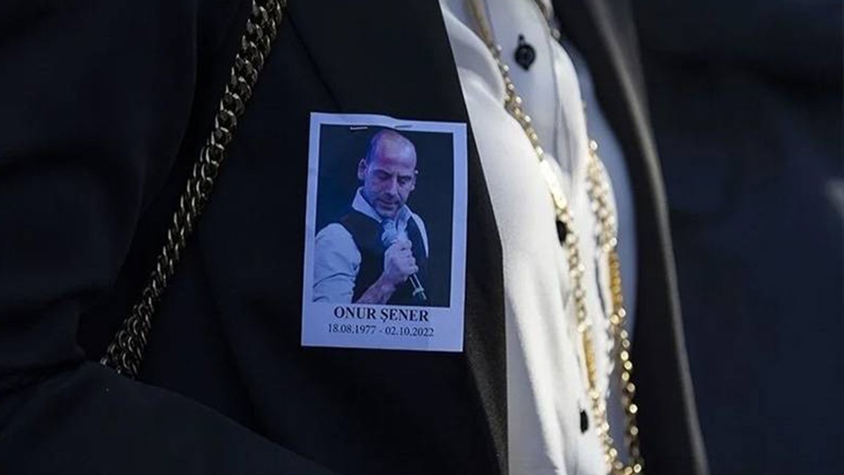 Müzisyen Onur Şener cinayeti: İki sanık hakkında müebbet hapis istemi demokrathaber.org/muzisyen-onur-…