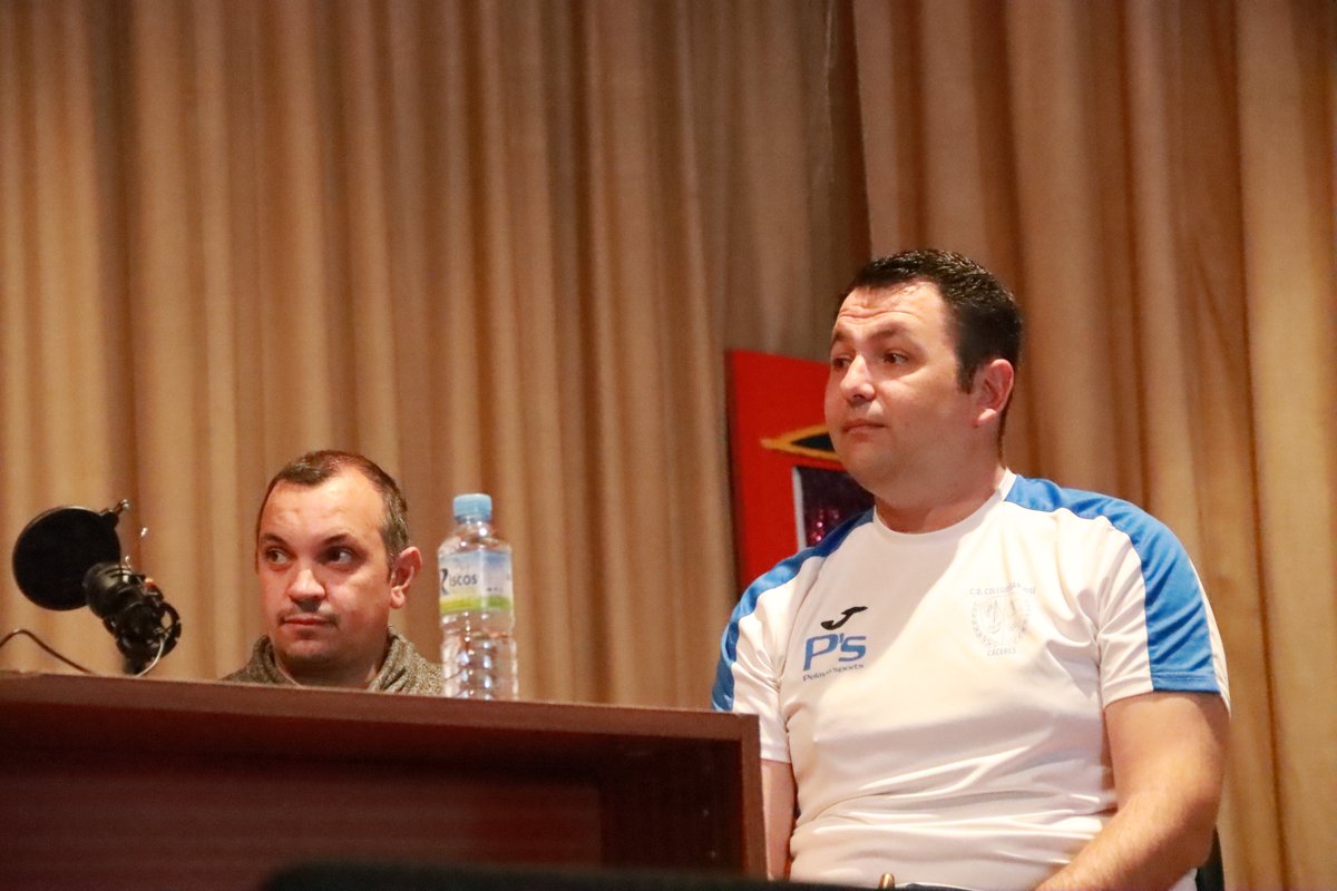 🎙RADIO| 40x20, el espacio del Fútbol Sala

23º programa, Entrevista en <a href="/MarcaCaceres/">Radio MARCA Cáceres</a> a <a href="/cpflecha/">C.P. Flecha Negra ⚪️⚫️</a>, CD Tierras de Granadilla, <a href="/CaceresUExFS/">Cáceres FS</a>, <a href="/CdcSanJoseFS/">CDC SAN JOSÉ FS</a> y Juan Carlos Jiménez. ¡CAMPEONATO DE ESPAÑA DE CLUBES!

🔊: go.ivoox.com/rf/109395880

#ConéctateConElFútbolSala