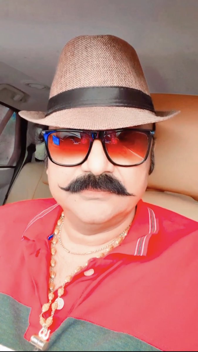 Vrajsinh_Rajput's tweet image. આજ એક મીત્ર એ સરસ પ્રશ્ન પુછ્યો કે બાપુ તમે ચોખ્ખે ચોખું કેમનથી કહેતા તમે જાણતા હોય તો ??

✍શું કહું તમે સાંભળી શકશો ??

🛑ગુજરાત ના જ એક પોલીસ અધિકારી પાસે ૧૦૦૦૦ કરોડની મિલકત છે આ વાત
✍️તમે સાંભળી શકશો ??
🛑એક મહિલા આઠ આઠ વાર બળાત્કાર કરી મારી નાંખી ચાર્જશીટ માં પાના ગાયબ કરી…