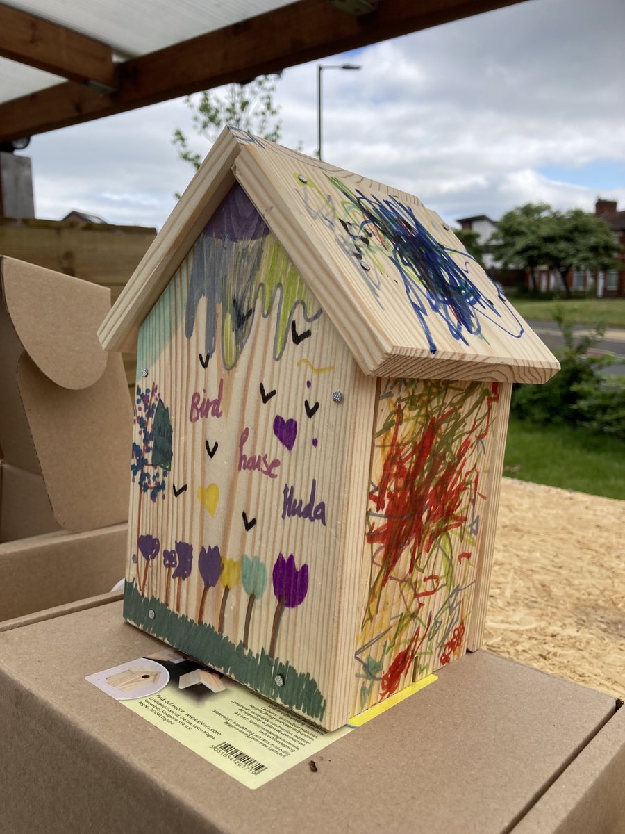 Today we were at #WestGorton Community Park in #Manchester, one of our #GreenCommunityHubs, for a #ClimateRoadshow! 
Bird boxes, nature trails, planting, a smoothie bike, electric bikes to try out and lots more...what a day! 💚🌿🤩

@ManCityCouncil @GroundworkGM @CyclingUK_NW