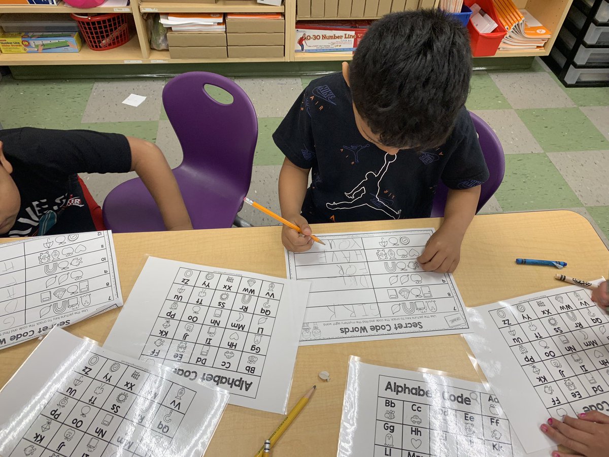 MrsHorowitzKWES's tweet photo. Ss loving 2 new secondary center activities, and I love seeing them challenged and motivated!! 💪🏻👏🏻#WordPop #SecretCodeSightWords #bcpskinder @WoodholmeES @JulieMcDivitt @MrsADT @RadiahGarrett https://t.co/crOsJl8nIn