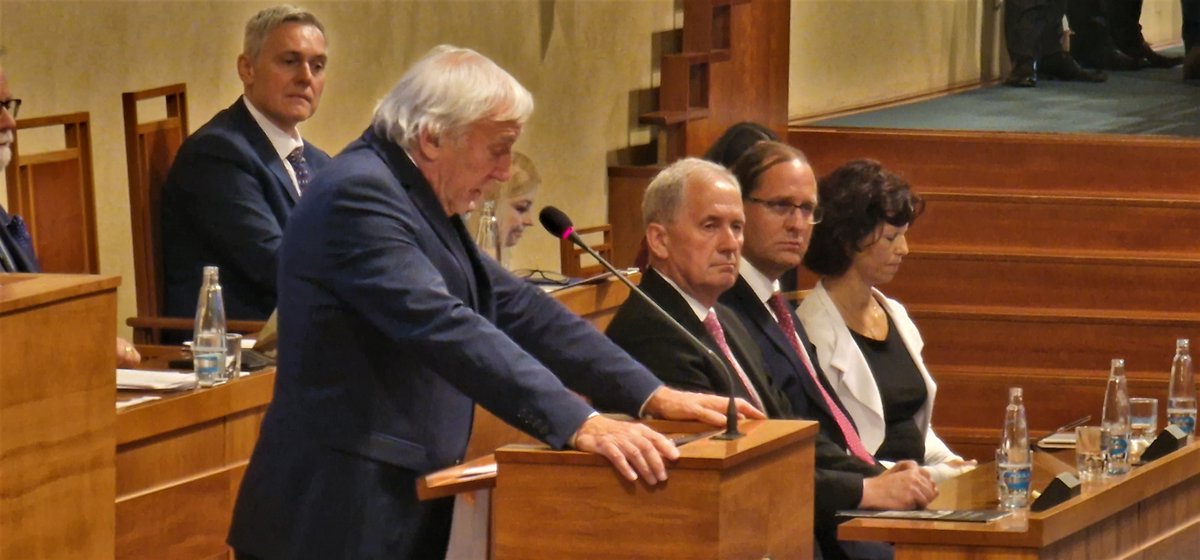 nssoudcz's tweet photo. Gratulujeme našemu zakládajícímu předsedovi Josefu Baxovi i naší bývalé kolegyni Daniele Zemanové ke schválení jejich nominace na soudce Ústavního soudu. Ať se jim na druhé straně Joštovy ulice daří! https://t.co/cp9ubq3LTu