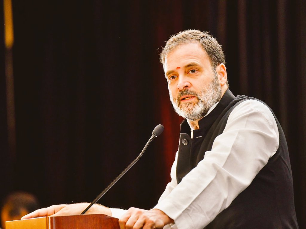 TheIncNews's tweet photo. भारत की जान श्री राहुल गांधी 🔥

RT रुकना नही चाहिए https://t.co/4nysPxdBfo