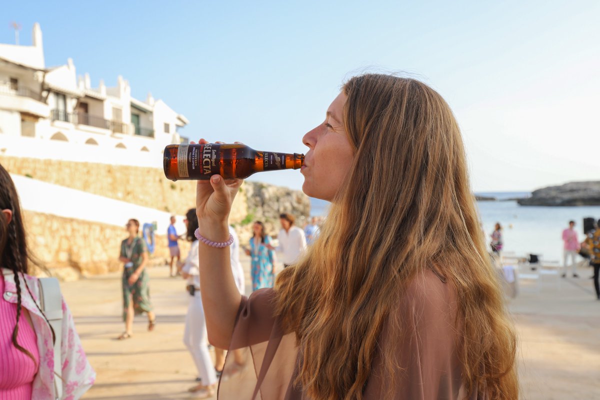 🍻 At Decelera networking happens everyday!
 
One of the basics when networking is beer, that’s when <a href="/SanMiguel/">Cervezas San Miguel</a>  steps in with all different varieties: Selecta, Magna, 0’0…
 
Let’s network!