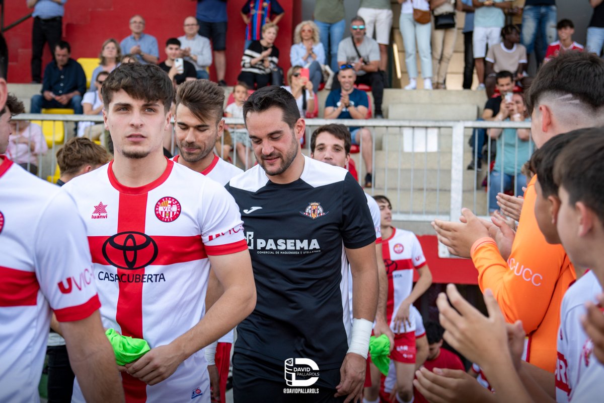 👏🏻

#SomUEVic 🔴⚪
#1cat1 | #futbolcat