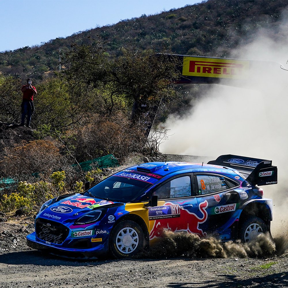 Patrick talks to Rich Millener before Rally Sardinia. 

buff.ly/3whNHpd