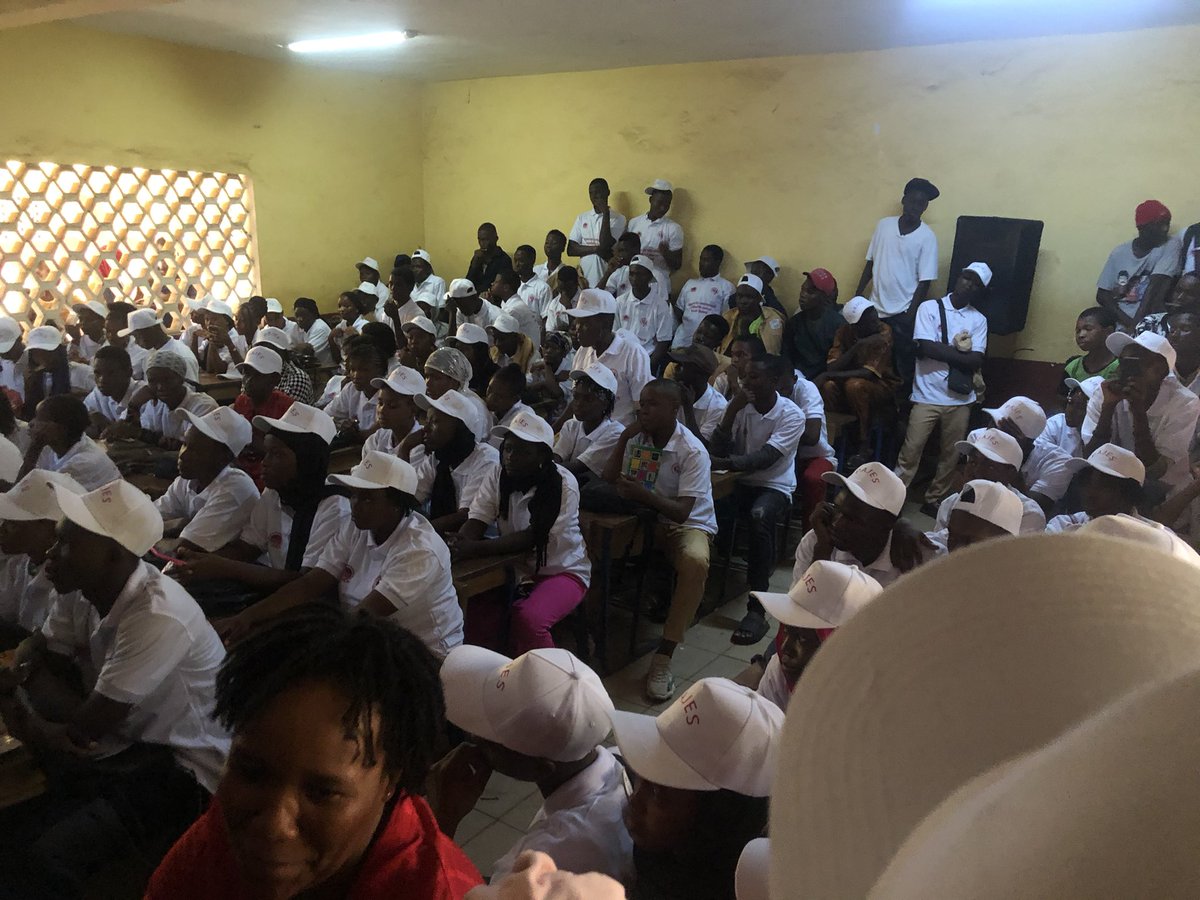 Coalition des OSC/PF Guinée (@oscpfguinee) on Twitter photo Dans le cadre de la mise en œuvre du projet #PAJES, nous avons organisé une activité de sensibilisation de masse au collège kipé.
Les échanges ont porté sur la prévention et les conséquences des #GND mais aussi les modes de prévention et transmission du VIH/Sida.
<a href="/jasrpfguinee/">Réseau JA SR/PF Guinée</a> Dans le cadre de la mise en œuvre du projet #PAJES, nous avons organisé une activité de sensibilisation de masse au collège kipé.
Les échanges ont porté sur la prévention et les conséquences des #GND mais aussi les modes de prévention et transmission du VIH/Sida.
<a href="/jasrpfguinee/">Réseau JA SR/PF Guinée</a>