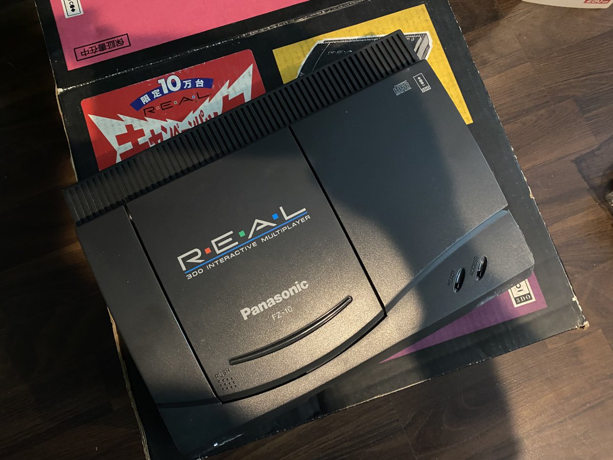 VideoKraken's tweet photo. Panasonic FZ-10 R·E·A·L 3DO Interactive Multiplayer (1994)
Here's a Japanese version of the Panasonic FZ-10. which is a redesigned version of the FZ-1 that was released a few months before.
#OneConsoleADay https://t.co/4jqoD956zI