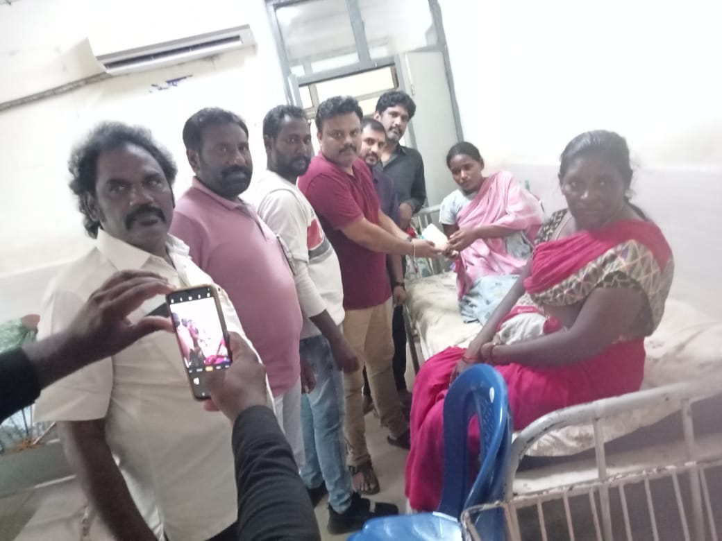 Distributed Fruits and bread to the Government hospital patients..
Kavali Town 

#HappyBirthdaySSK 

#GunturKaram
