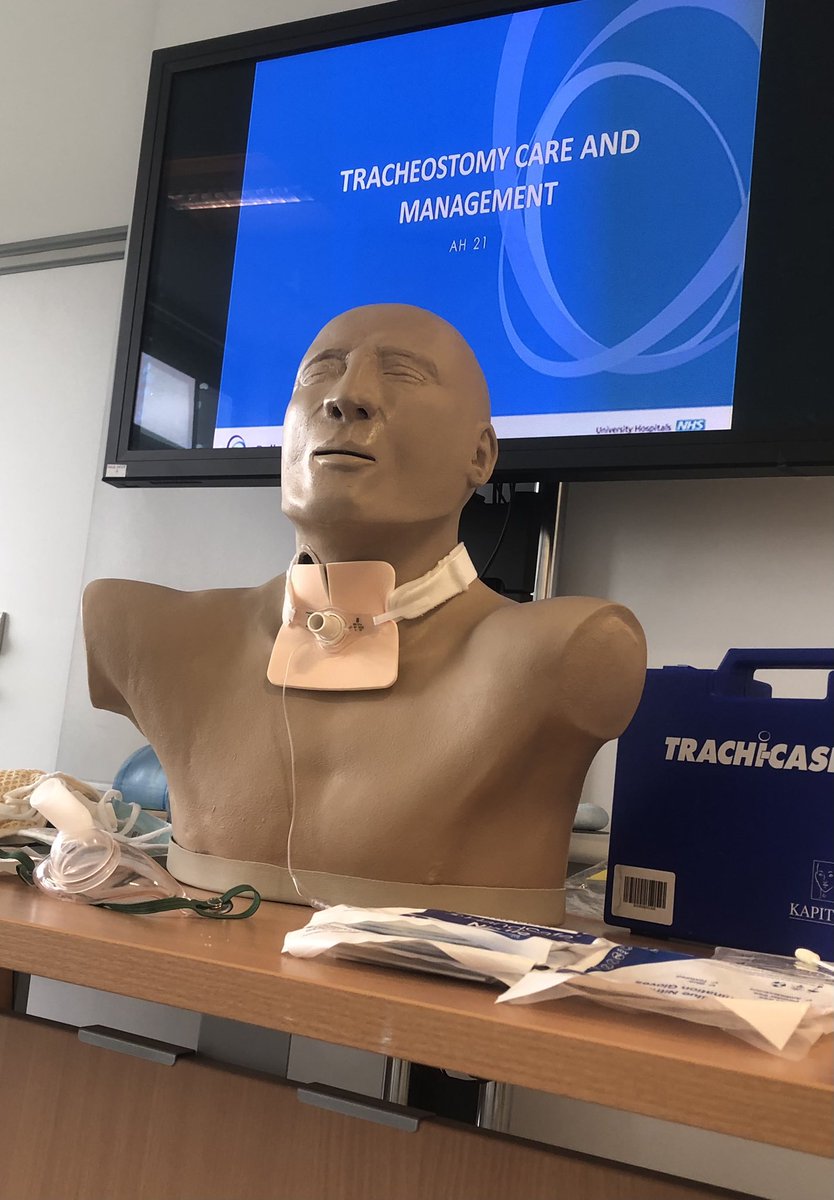Great session with AMU and 514 staff on all things tracheostomy! Tag teaming as always with @Sarah_Letitiaa #ED #AcuteMedicine #Stroke @UHB_SoN @uhbtrust
