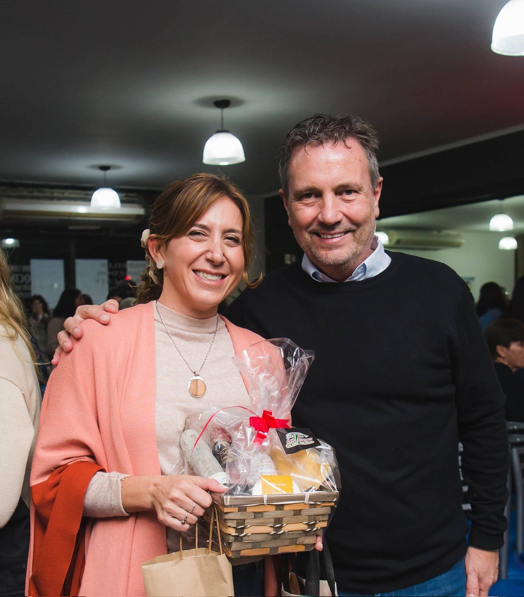 Siempre es una alegría volver a la tierra que me vio nacer. ♥️ Compartimos un encuentro con gente que tenemos mucho en común. En Oncativo, y de la mano de Carli, seguiremos trabajando por la transformación y por la gente que se levanta, que emprende, invierte y va para adelante.