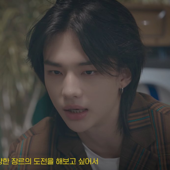 lshtist's tweet photo. 머리만졌닝 https://t.co/zOiBDBaZJl