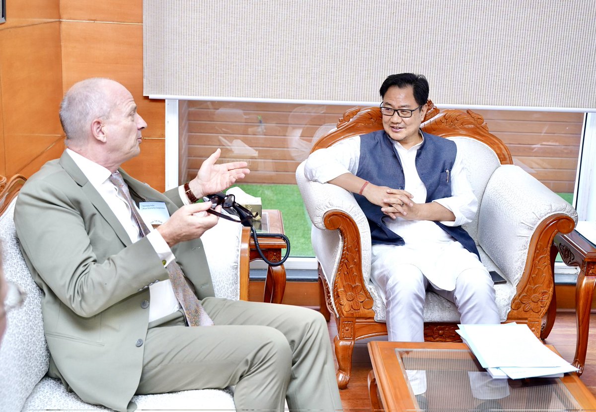 Today I had fruitful meeting with the Ambassador of Norway HE Hans Jacob Frydelund. We discussed about deeper cooperation between India and Norway in the field of marine pollution, Ocean Management, Green Maritime and Ocean Research to further promote Blue Economies while cutting