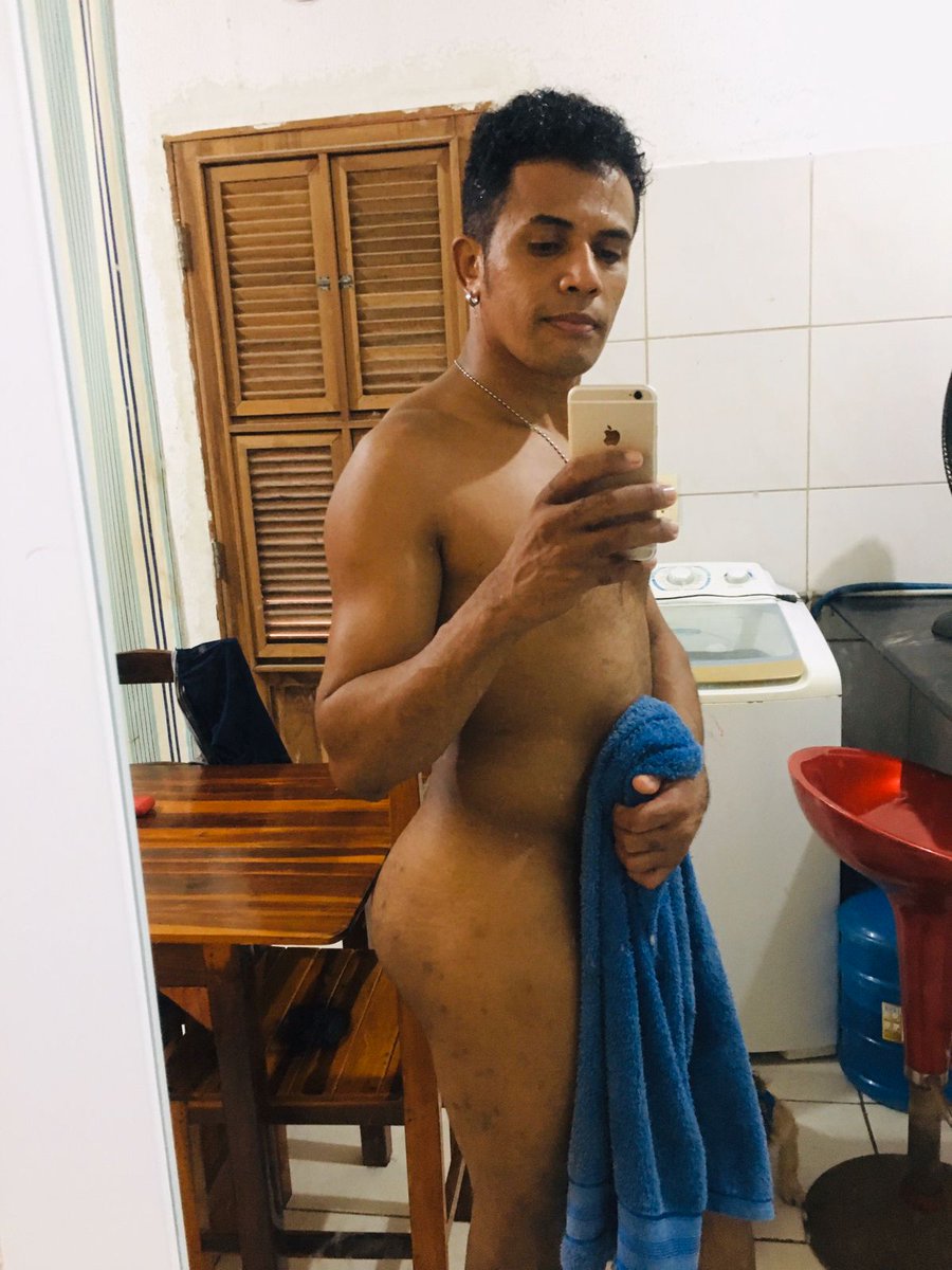 jhosearantes3's tweet photo. Alguém pra tomar banho cmg? 
@divulgaCE18 @divulgace @divulga_boys @nudesce @dotado @BOYVOLUMAO @FortalDivulga18 https://t.co/zo0IplDdxk