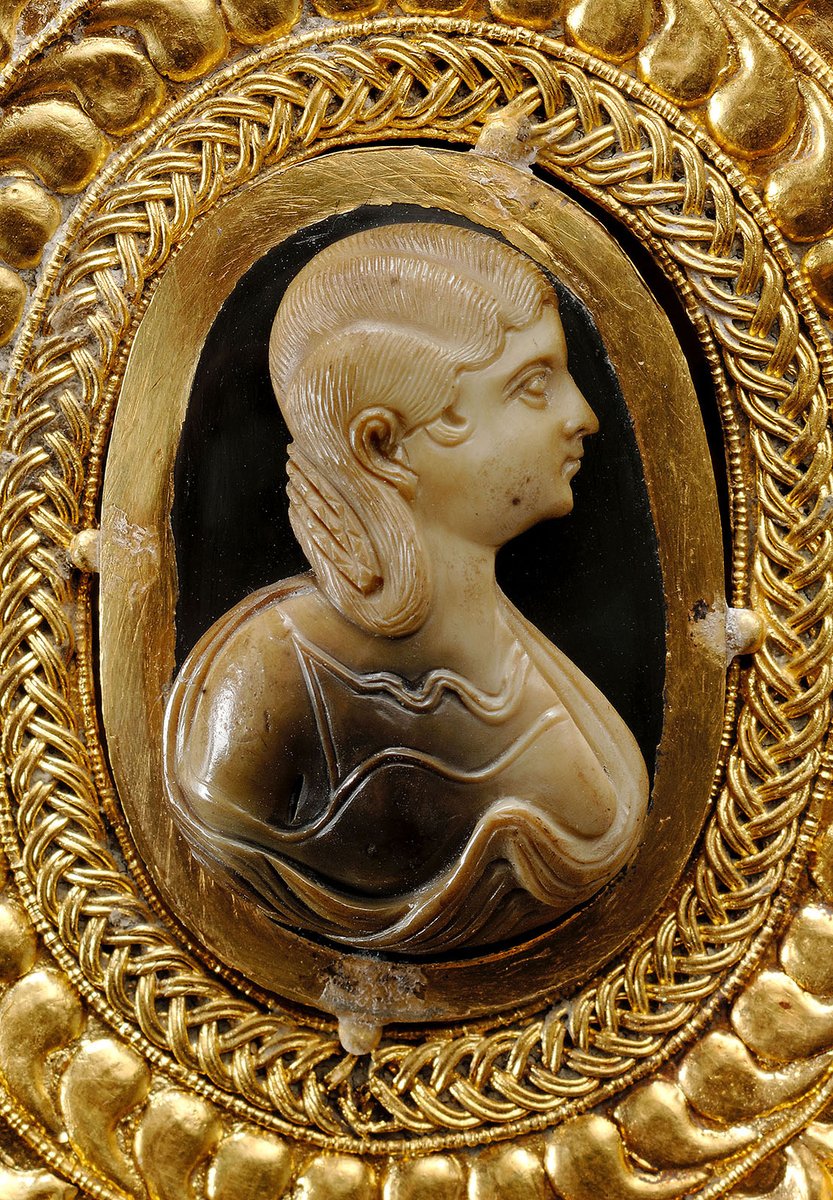 Fulvia Plautilla, imparator Septimius Severus'un arkadaşı ve Leptis Magna'da (günümüz Libya sınırlarında) toprak sahibi olan Gaius Plautianus'un kızıydı.