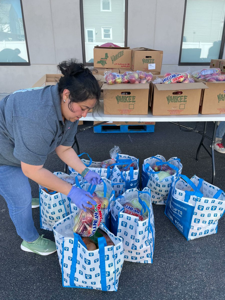 On Sat., our Revere Mobile Market will offer free food, open to all with <a href="/Gr8BosFoodBank/">The Greater Boston Food Bank</a> <a href="/TuftsHealthPlan/">Tufts Health Plan</a> @point32health &amp; <a href="/goodmeasures/">Good Measures</a>! Come to the CHA #Revere Care Ctr at 454 Broadway on 6/3 from 10:30 - 11:30 a.m. Please bring your Mobile Market ID card or register on site.