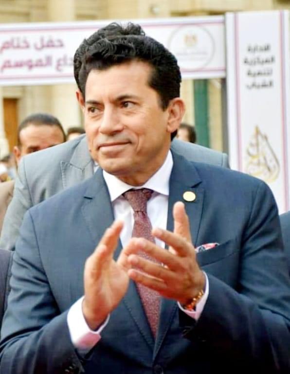 emysofficial's tweet photo. أتفق وزير الشباب والرياضة الدكتور أشرف صبحي، والسيد اللواء محمود توفيق وزير الداخلية؛ علي زيادة أعداد الجماهير المصرية التي ستشهد نهائي دوري أبطال أفريقيا بين النادي الأهلي المصري ونادي الوداد المغربي. https://t.co/fmNA9berKO