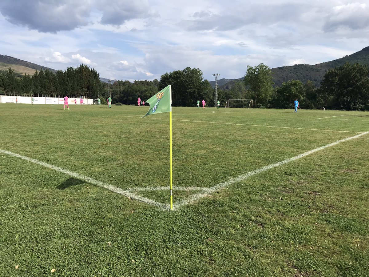 QuirogaFC's tweet photo. Este sábado pechamos a temporada na final do Torneo Delegación. Xogamos como visistantes ante o Mondoñedo F.C. . A cita é este sábado ás 17 horas en Mondoñedo. Acompañános a animar o equipo na busca deste título!
#SentimentoVerde 💚
#VolvemosACasa https://t.co/oWXlYgWNW4