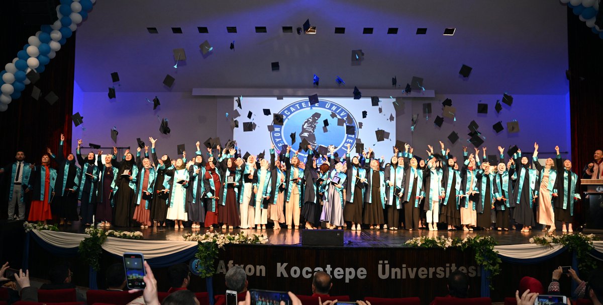 Afyon Kocatepe Üniversitesi İslami İlimler Fakültesi 2022-2023 Eğitim-Öğretim Yılı Mezuniyet Töreni gerçekleştirildi. Mezun olan öğrencilerimizi ve ailelerini tebrik ederiz. Yolunuz ve bahtınız açık olsun…