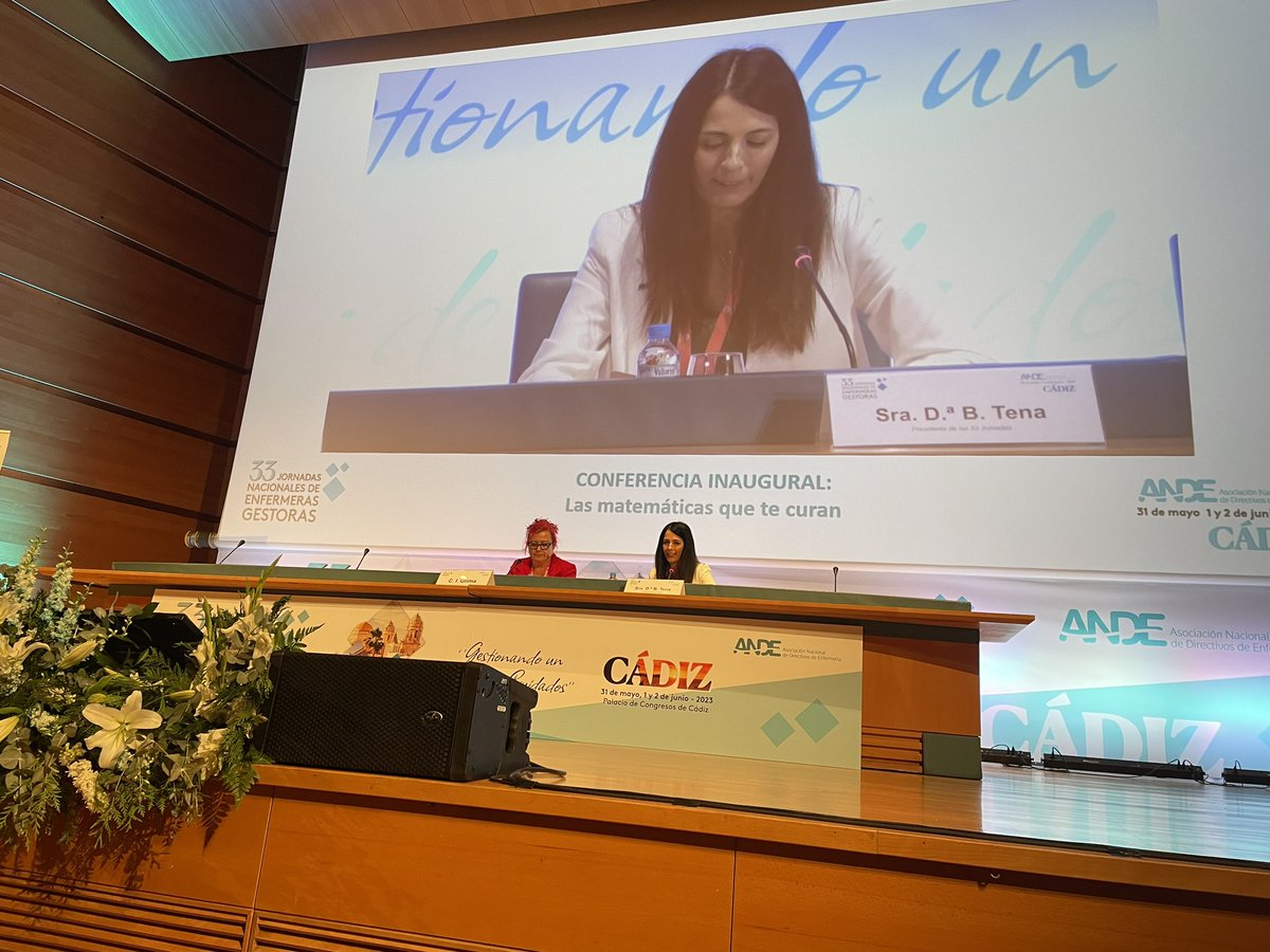 Las matemáticas que te curan. Conferencia Inaugural #33ANDE de Clara Isabel Grima Ruíz <a href="/ClaraGrima/">Clara Grima</a> Profesora de Matemática Aplicada en la Universidad de Sevilla. Presenta  <a href="/batrixtena/">Bea</a> Presidenta #33ANDE