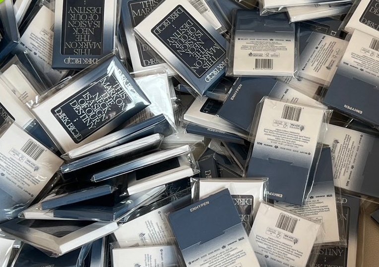 ดีลเกา🇰🇷  รอบ3 4บั้ม 

บั้ม วีเวิสไม่แกะ บั้มล่ะ 190

ราคารวมส่งในเกา+ส่งกลับแล้ว

🤍 รับมัดจำ 90บาท
🤍 รอ7-10วันหลังส่งกลับ
📮 ค่าส่งในไทย 30
สอบถามสั่งซื้อ dm ได้เลยค่ะ
#ตลาดนัดENHYPEN