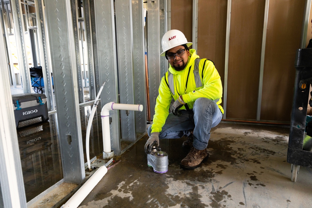 LeeCompany's tweet image. Smiling while on the job 😁

#Construction #OurPeople #WeDoItAll #LeeCompany