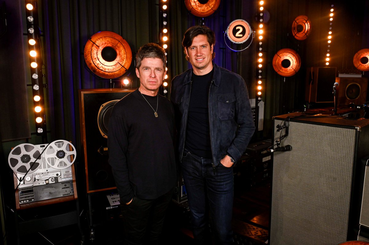 Noel Gallagher’s High Flying Birds, the BBC Concert Orchestra, Maida Vale studios…👀
Tune in to <a href="/BBCRadio2/">BBC Radio 2</a>'s  Piano Room with Vernon Kay, 9.30AM BST tomorrow!