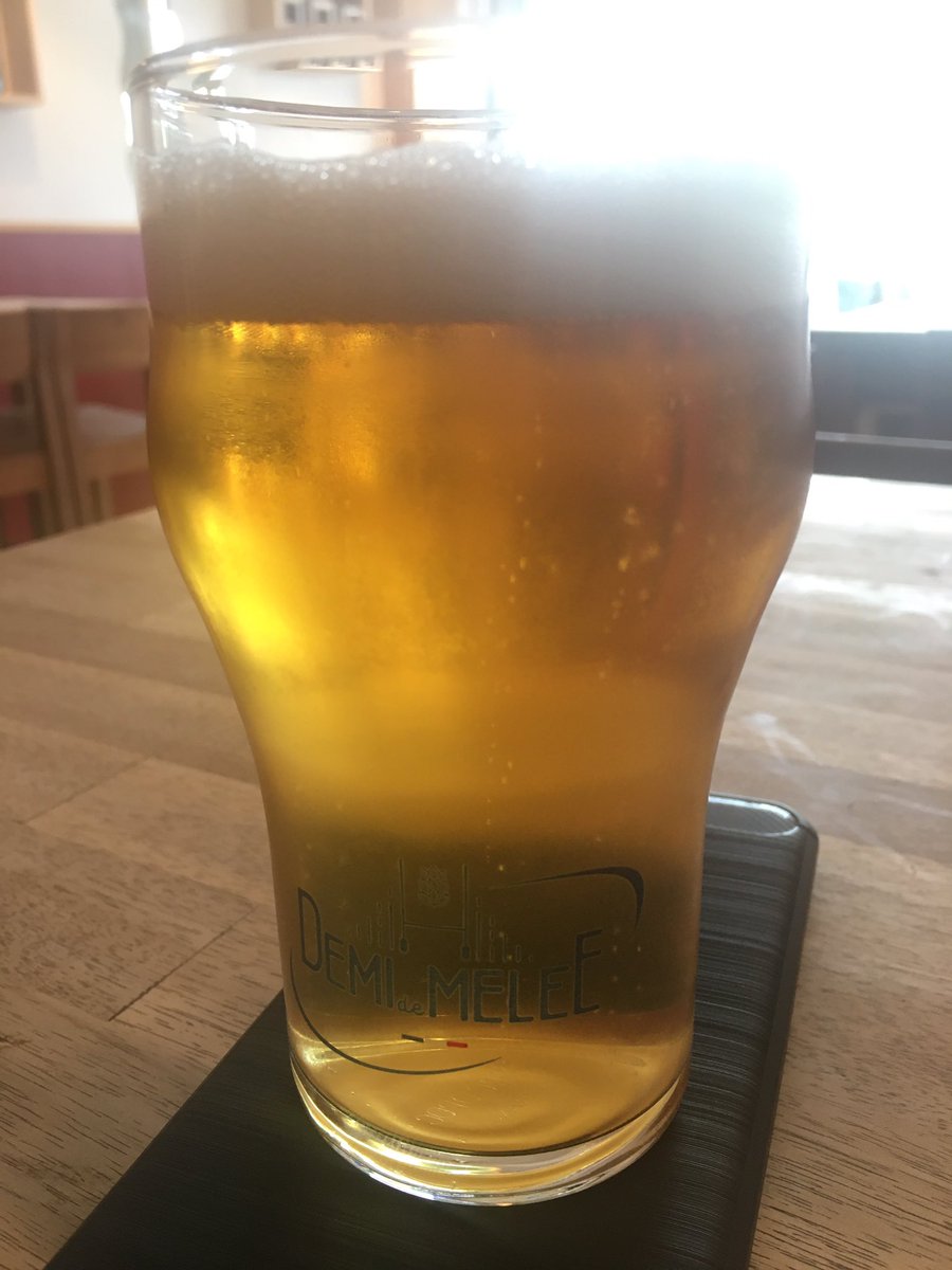 JdJCantalejo's tweet photo. …for once the glass doesn’t lie… #DemideMelee @ #LApericave #cheekybeer #daynotoveryet https://t.co/HLegzn9r2k