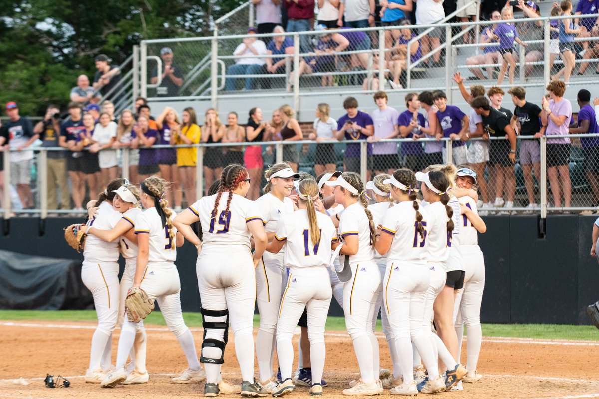 VCSoftball's tweet image. We did it again. Put it in the record books. VC Softball= TWO TIME STATE CHAMPS💍💍