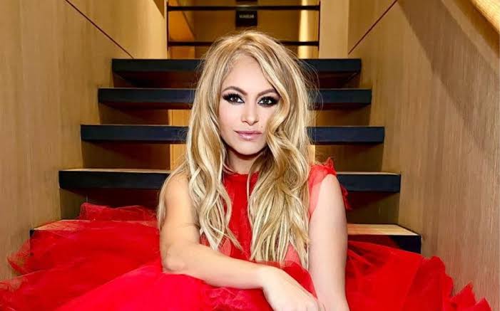 jimenez_fco015's tweet photo. #SeDice #SeComenta #SeRumora que ... @PaulinaRubio podría ser la gran invita del estreno del musical @vaselina_mx este próximo 13/JUL en @CC_Teatro1
#VaselinaTimbiriche🎭 #PaulinaRubio✨
#Timbiriche⭐ https://t.co/glY6p4DnSQ