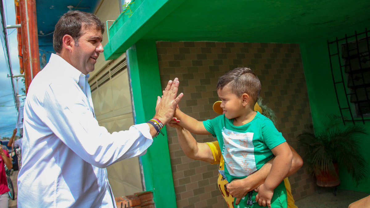 prospericarlos's tweet photo. Llegamos al Alto Apure, a Guasdualito - Mcpio. Páez, punto fronterizo entre el País y Colombia.

No importan las distancias, seguiremos recorriendo cada rincón del país, comprometidos con devolverle la prosperidad  al centro petrolero de Guasdualito y a toda Venezuela.
#DemosElPrimerPaso 🇻🇪