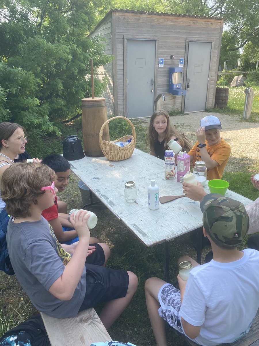 MrsCaitlinMunro's tweet photo. Grade 5/6 from @darwinLRSD  are at the Riel House National Historic Site. First stop is making butter! https://t.co/xRuS124u61