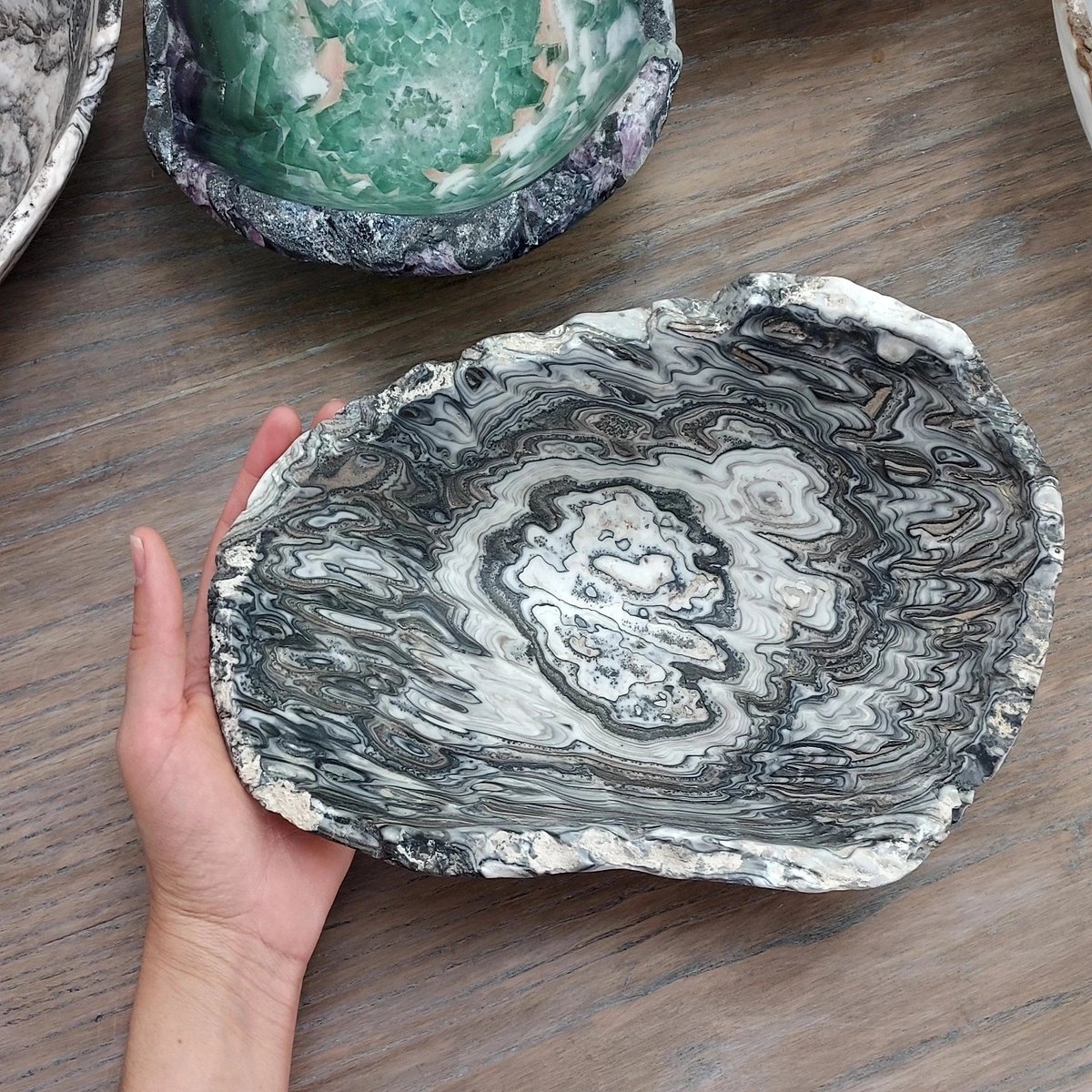 InStonework's tweet image. In my Boho Era. 
Black and white  Zebra Onyx stone bowls just added to our collection. 

@InStonework 
inspiredstonesinks.etsy.com