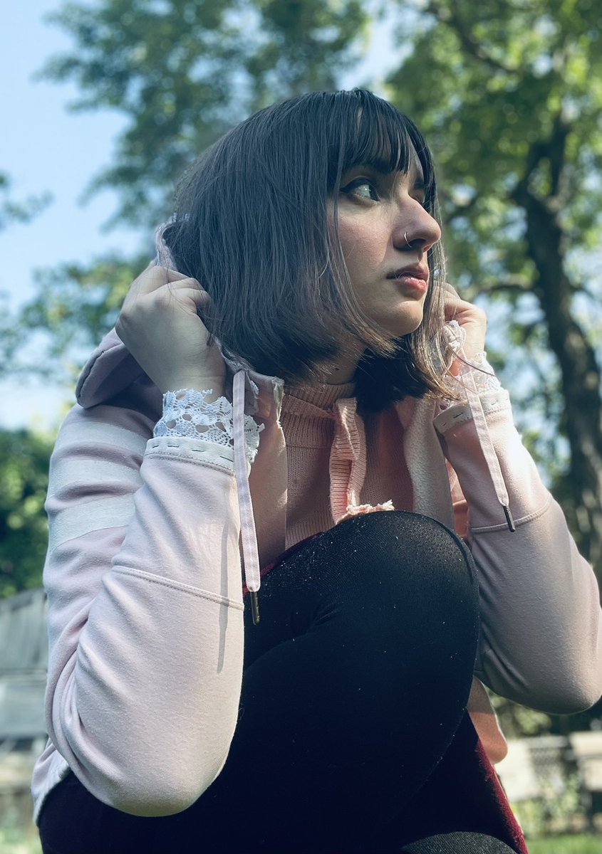 ramchberry's tweet photo. โTo make her stream more festive, she embraced the spirit of the season and wore cute bunny ears.โ
#FengMin #FengMinDBD #DeadbyDaylight @DeadbyDaylight https://t.co/dPjQIMHNWn