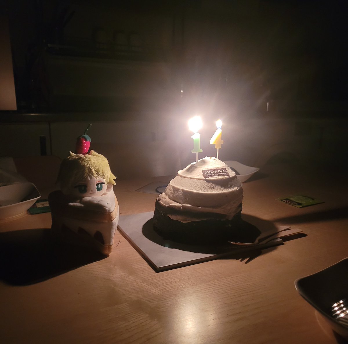 카모카테 14주년 축하합니다~!🥳🎆
미리 자른 생일케이크 사진이라도....😌