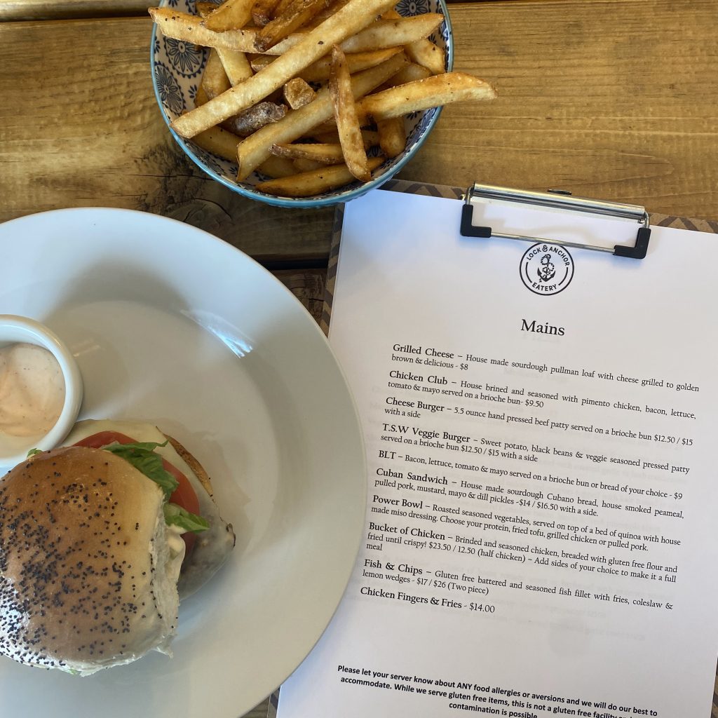 Our guest food blogger Jeff Bray took a trip to The Lock &amp; Anchor in Young's Point to sample their delectable #TasteoftheTSW entry, the TSW Veggie Burger. Read Jeff’s impressions here: kawarthasnorthumberland.ca/taste-of-the-t…
📍Lock and Anchor Eatery, Young's Point