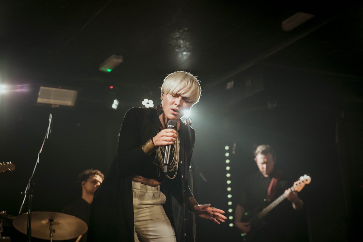 Mica_Millar's tweet photo. Thank you for having me last night! @leedsjazzfes @wardrobeleeds 
such an amazing audience - we had another fantastic show! ❤️

#uktour #leeds #leedsjazzfestival @jazznorth #micamillar #heavenknows #sennheiser #md435 https://t.co/kBAngfsNhd