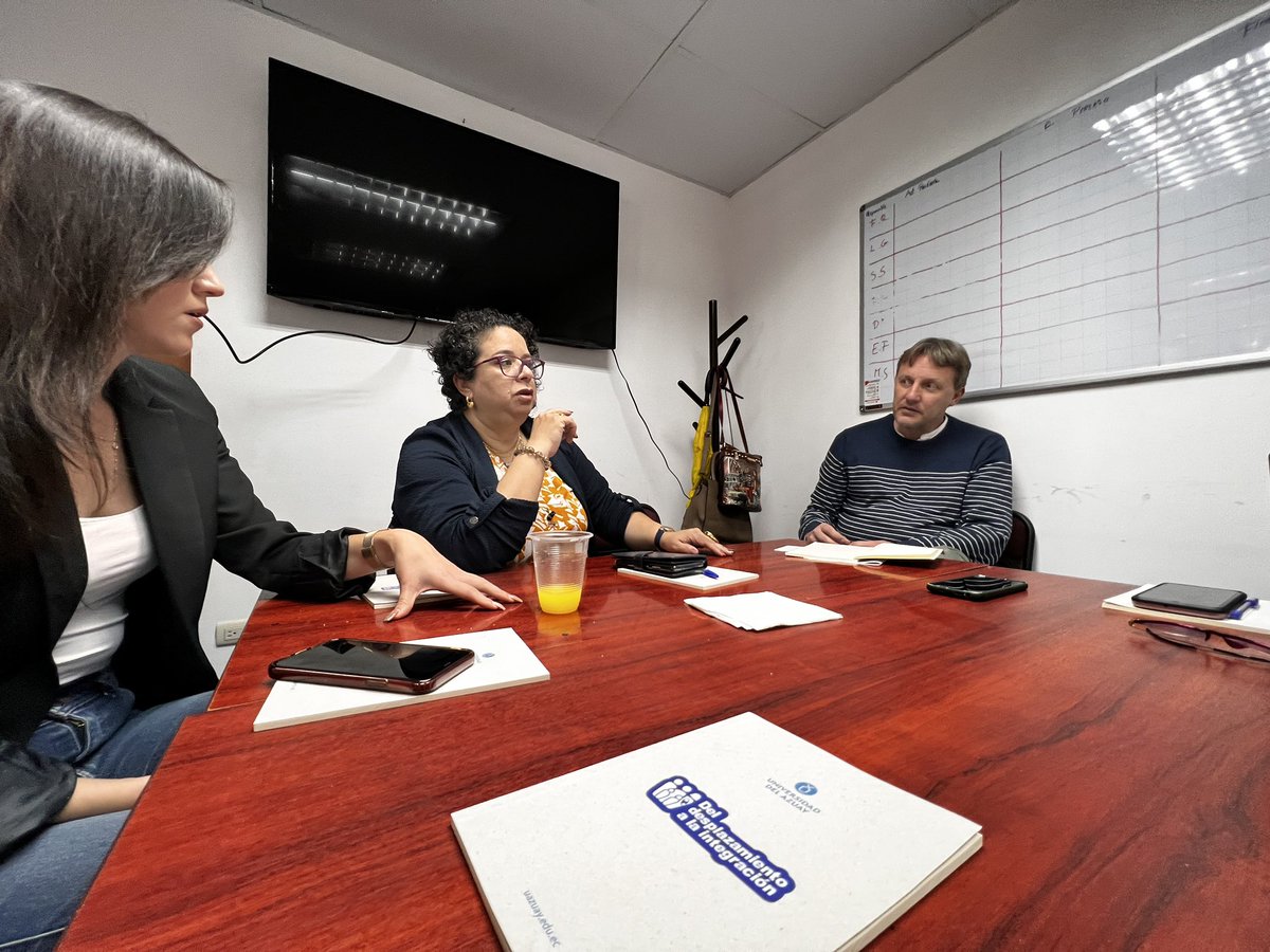 EducaSL_UDA's tweet photo. Ahora||Se mantiene reunión de trabajo entre miembros del Proyecto “𝓓𝓮𝓵 𝓓𝓮𝓼𝓹𝓵𝓪𝔃𝓪𝓶𝓲𝓮𝓷𝓽𝓸 𝓪 𝓵𝓪 𝓘𝓷𝓽𝓮𝓰𝓻𝓪𝓬𝓲𝓸́𝓷” junto a Corrado Scropetta, Coordinador general del Proyecto Binacional Ecuador-Perú.
#ChildFun #idehpucp #IDL #UNESCO #WeWorld #LivesinDignity https://t.co/EwXdsAea1A