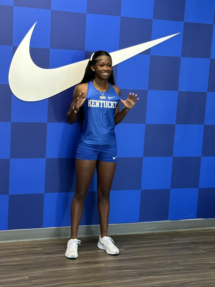 Yo <a href="/BabyChaiel_85/">Cha’iel Johnson🏃🏾‍♀️</a> looks good in blue 💙