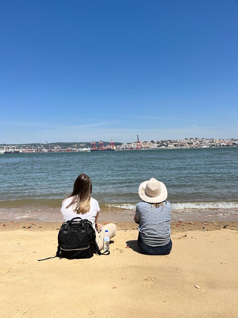 Hidden Gems in Lisbon🇵🇹 The Boundless Crew discovered this gorgeous hidden gem in Lisbon. We enjoyed an amazing seafood restaurant and got to ride a taxi boat to Belem.