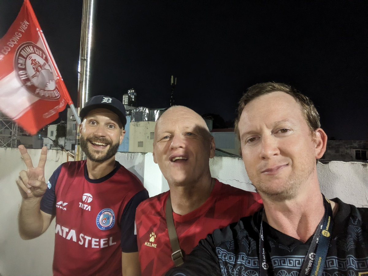 Saigon_Redux's tweet photo. Great night of footy with these two fellas.
Decent result too, for once!
#HCMCFC https://t.co/8jhC92QPBR