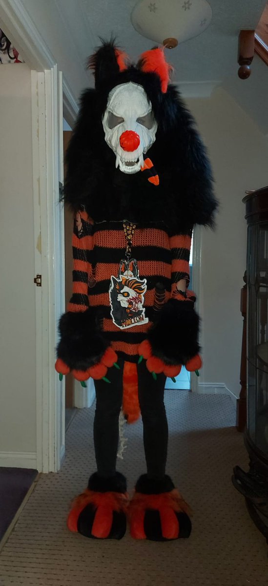 RavenCosplay12's tweet photo. #fursuit #furry #alternativefurry #fursuithead #cosplayeroftiktok #cosplayersoftiktok #cosplayer #cosplay #costumes #halloweenfursuit #furrypartials #alternative #wolfskull #beautifulcreature https://t.co/CVcQu6EtME