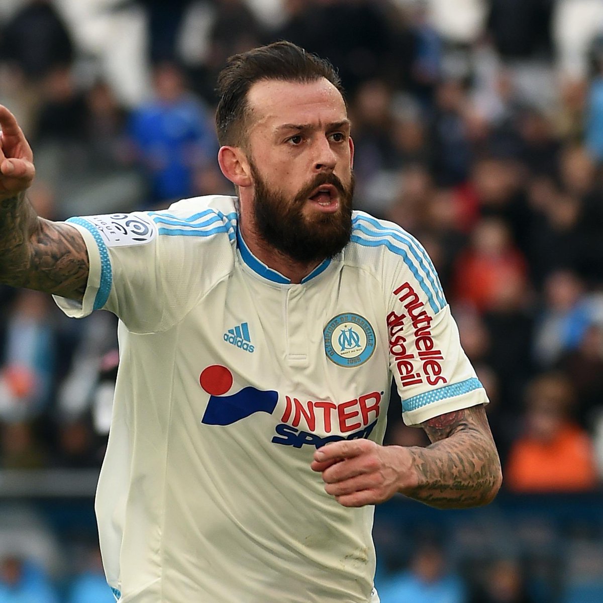 StoolSoccer's tweet photo. What is the most RANDOM transfer you’ve ever seen? ➡️🤯 https://t.co/7xYf6WpStm